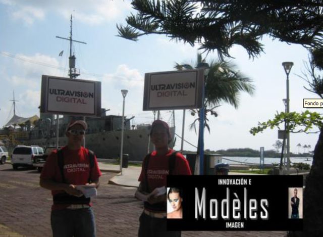 Volanteo: Se hizo un plan de volanteo, donde se busco la distribución de los volantes en diferentes puntos de la ciudad de Veracruz. Se innovo el volanteo a través del walking-building que nosotros elaboramos para tener impactos visuales.